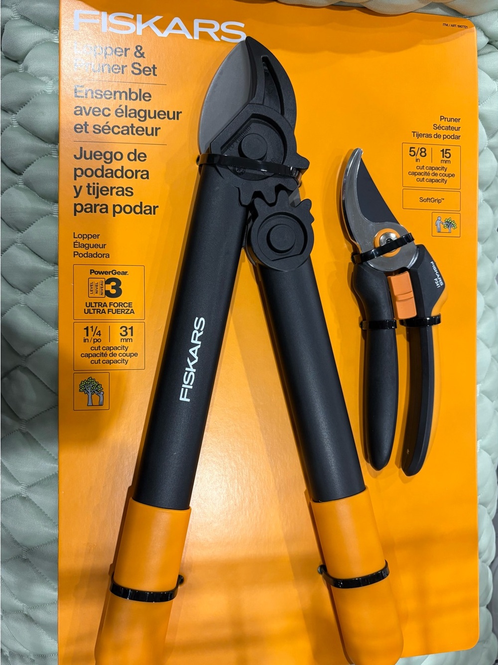 Fiskars 15 inch Lopper and Hand Pruner Set